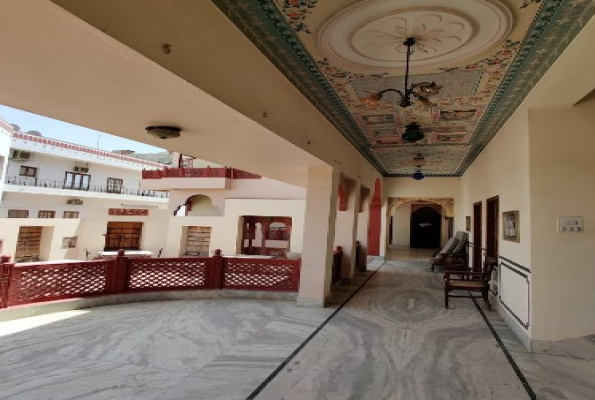 Roofdine at Harasar Haveli