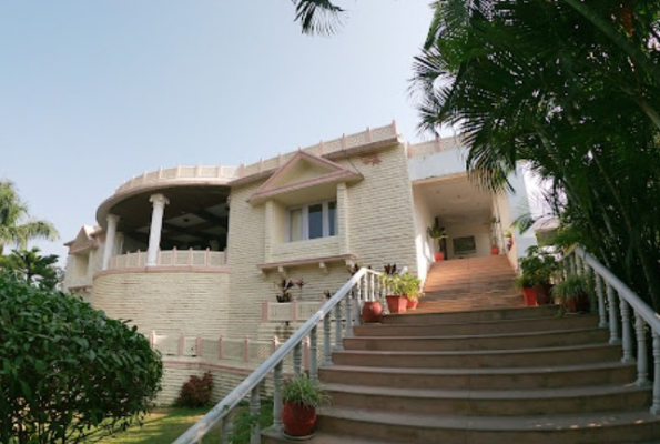 Lawn at Palanpur Palace Hotel