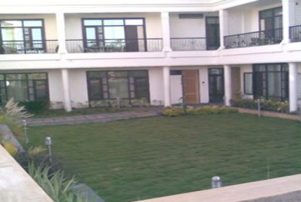 Lawn at Hotel Hg Grandiose