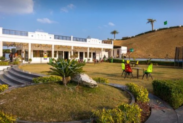 Poolside at Dharti Dhora Ri