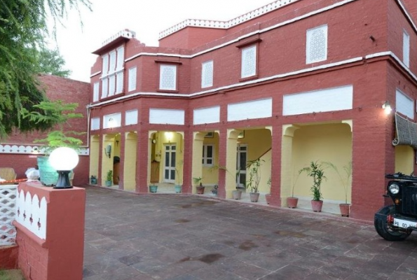 Hotel Bahadur Vilas