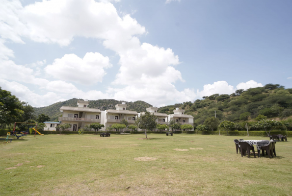 Main Garden at Amar Bagh Resort