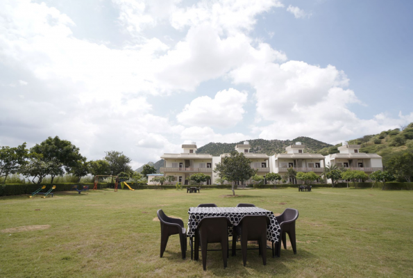 Main Garden at Amar Bagh Resort