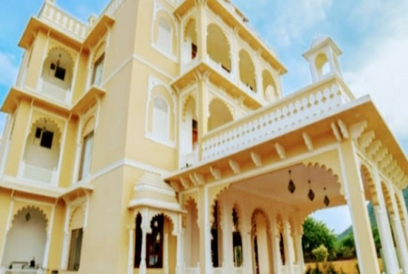 Poolside at Rang Mahal