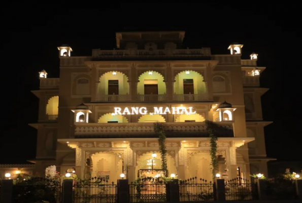 Poolside at Rang Mahal