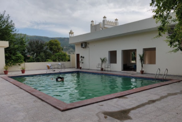 Poolside at Heli Pushkar