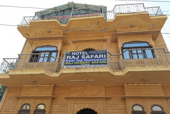 Hotel Raj Safari