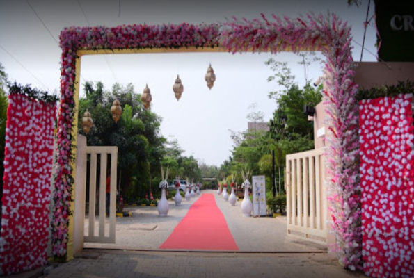 Lawn at Crystal Courtyard