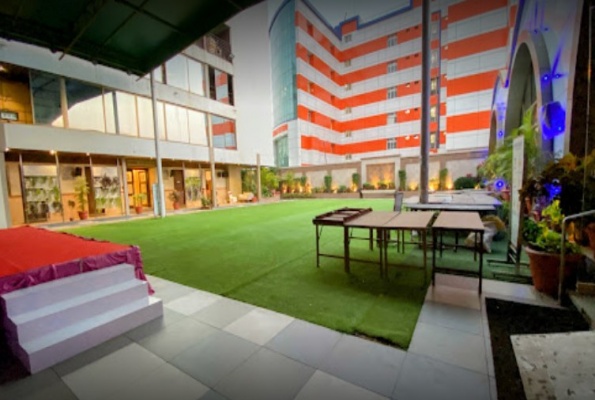 Lawn at Crystal Courtyard