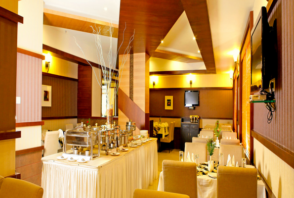 Restaurant at Cochin Seaport Hotel