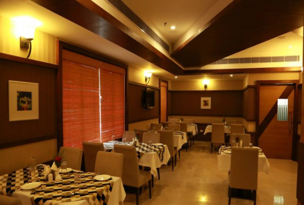 Restaurant at Cochin Seaport Hotel