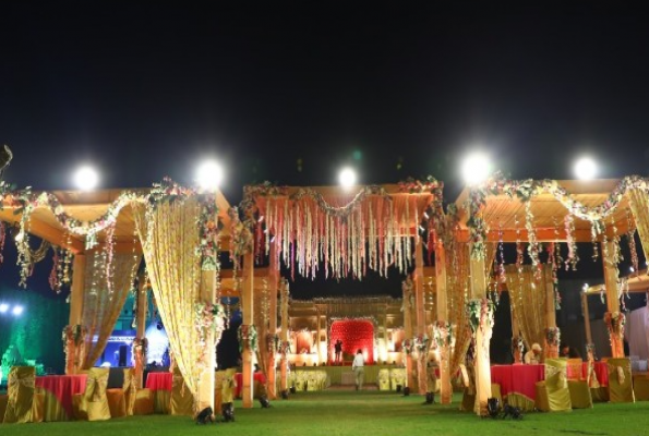 Flora Garden at Brijwasi Lands Inn