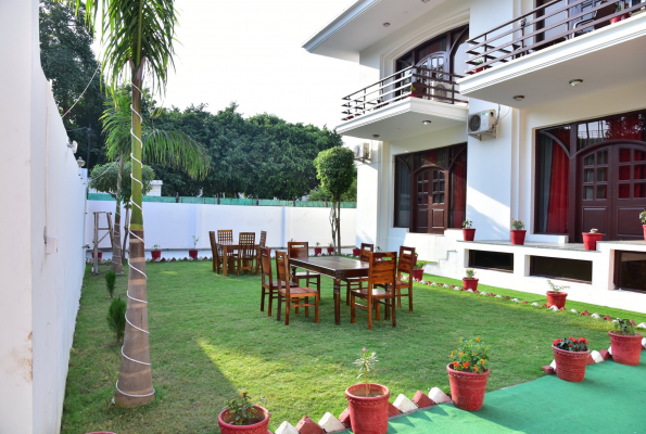 Garden at Nook Inn And Suites