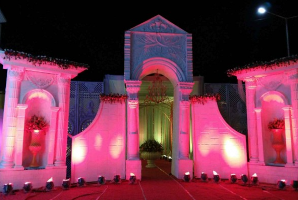 Lawn at Paras Jyoti Hotel And Banquet Hall