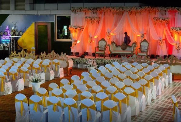 Latas Rooftop And Banquets