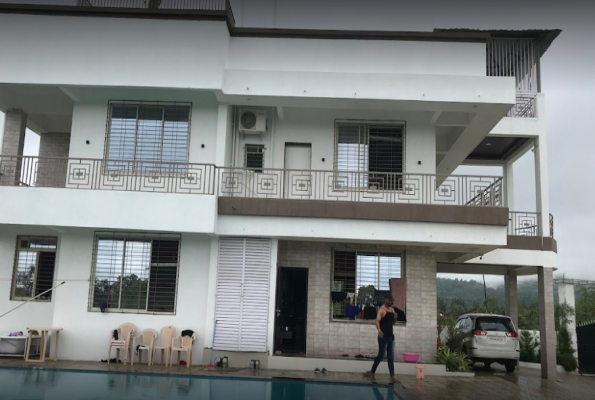 Av Farm House