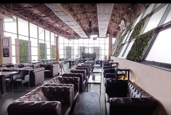 Glass House Lounge