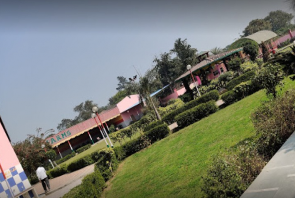  M K Farmhouse
