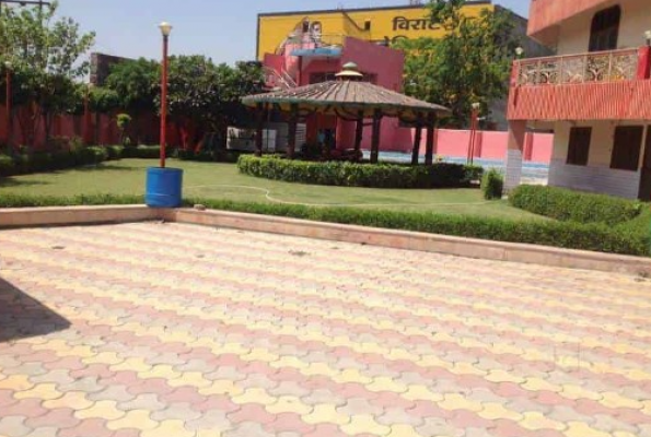  M K Farmhouse