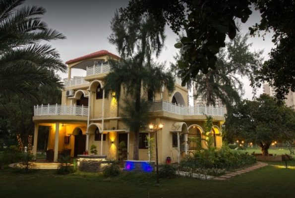 Sunahari Bagh Farmhouse