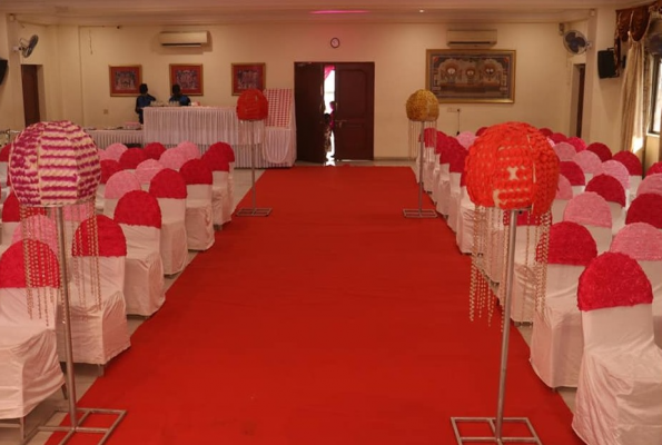 Hall at Govindas Prasadam