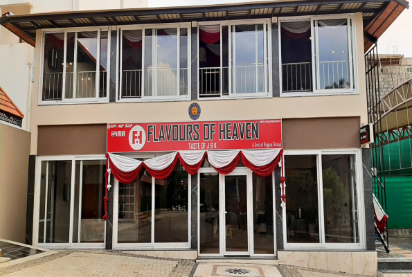 Restaurant at Flavours Of Heaven