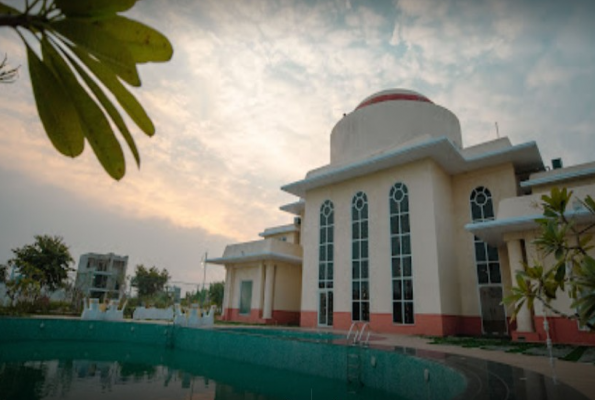 Poolside at Club Lutyens