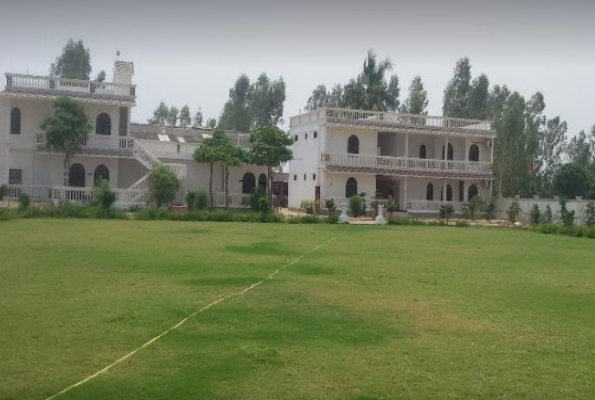 Lawn at Harjeet Haveli