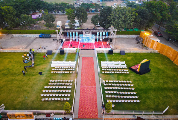 Lawn at Vardhman Lawns