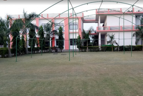 Lawn at Kashi Prassad Verma Palace
