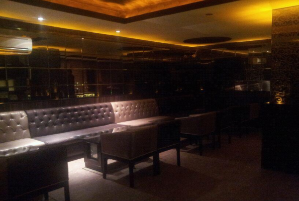 Delhi 15 Resto Bar