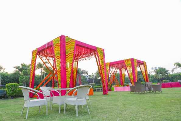 Party Lawn at Ddlj Farm