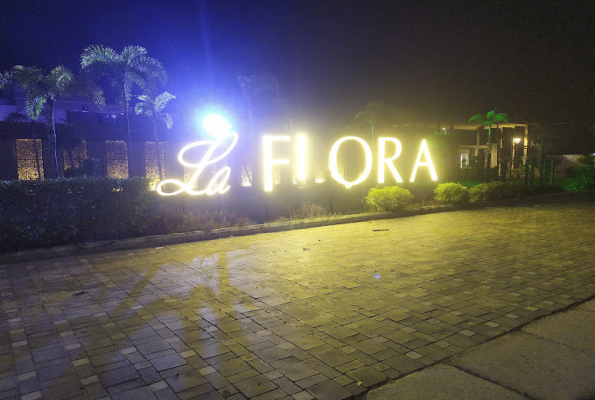 Lawn at La Flora Resort