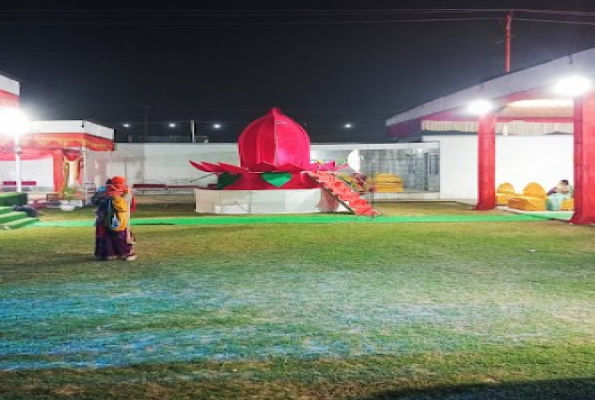 Lawn at Santosh Farms