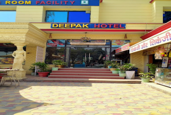 Deepak Hotel