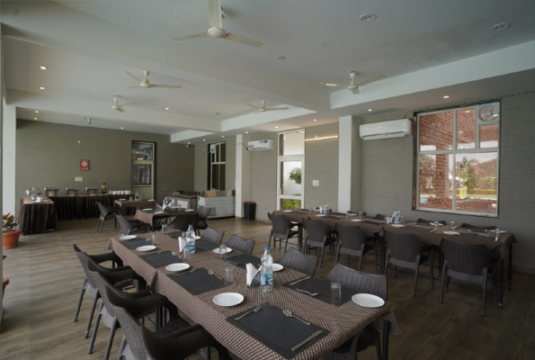 Restaurant at Amar Bagh Resort