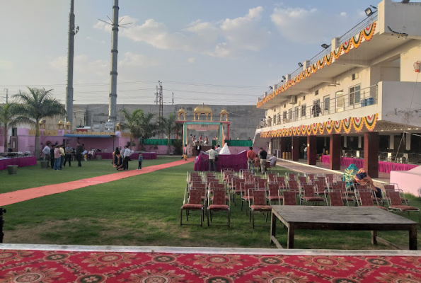 Lawn at Shree Ram Vatika