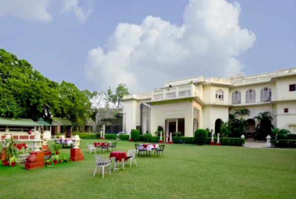 Lawn at Hari Mahal Palace