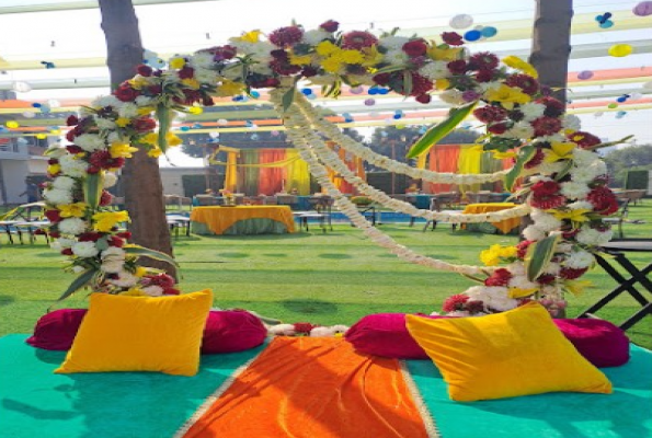 Poolside Lawn at Chiraj Resort