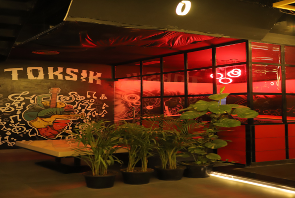 Sky Dinning at Toksik Lounge Bar & Sky Dinning