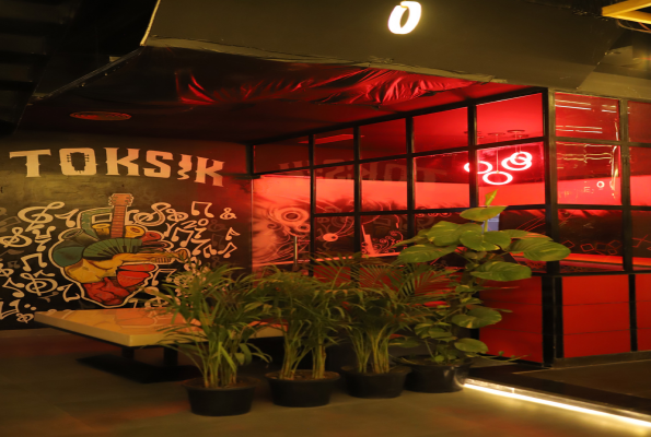 Toksik Lounge Bar & Sky Dinning