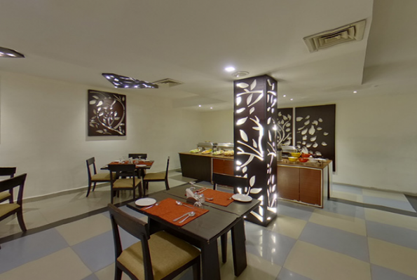 Hotel Highway Garden 3