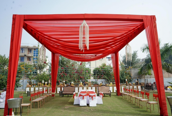 Lawn And Dining Hall at Anantara Farms