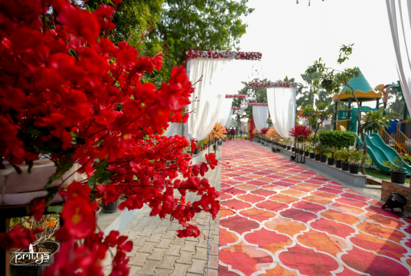 Lawn And Dining Hall at Anantara Farms