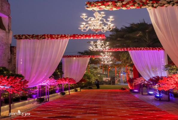 Lawn And Dining Hall at Anantara Farms