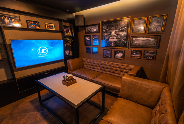 Underdoggs Sports Bar & Grill 1