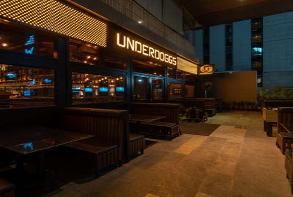 Underdoggs Sports Bar & Grill 5