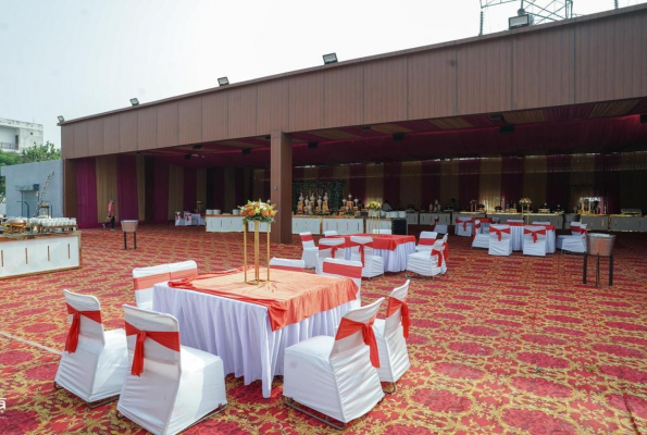 Pool Side And Open Air Banquet at Anantara Farms