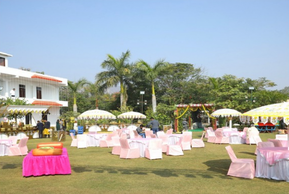 Main Lawn at Gulmohar Sariska Resort