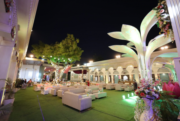 Milantra Green Banquet